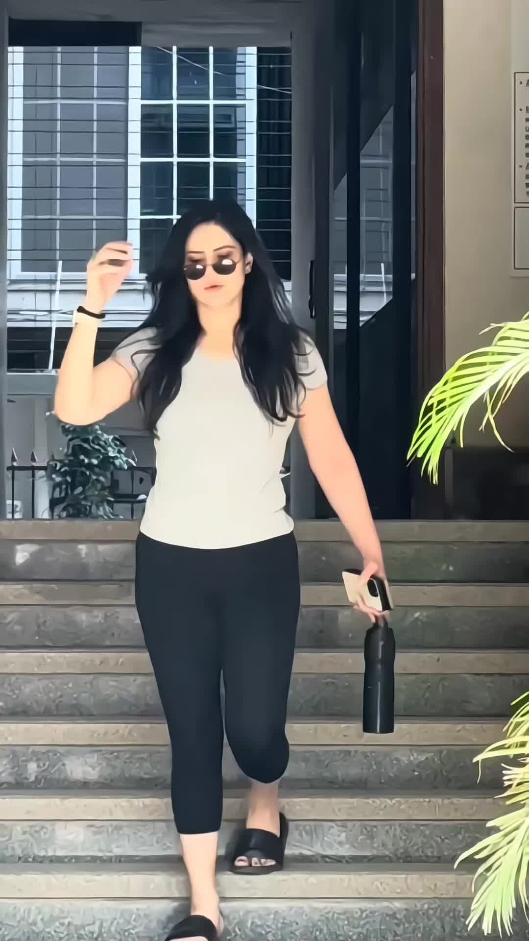 @zareen_khan