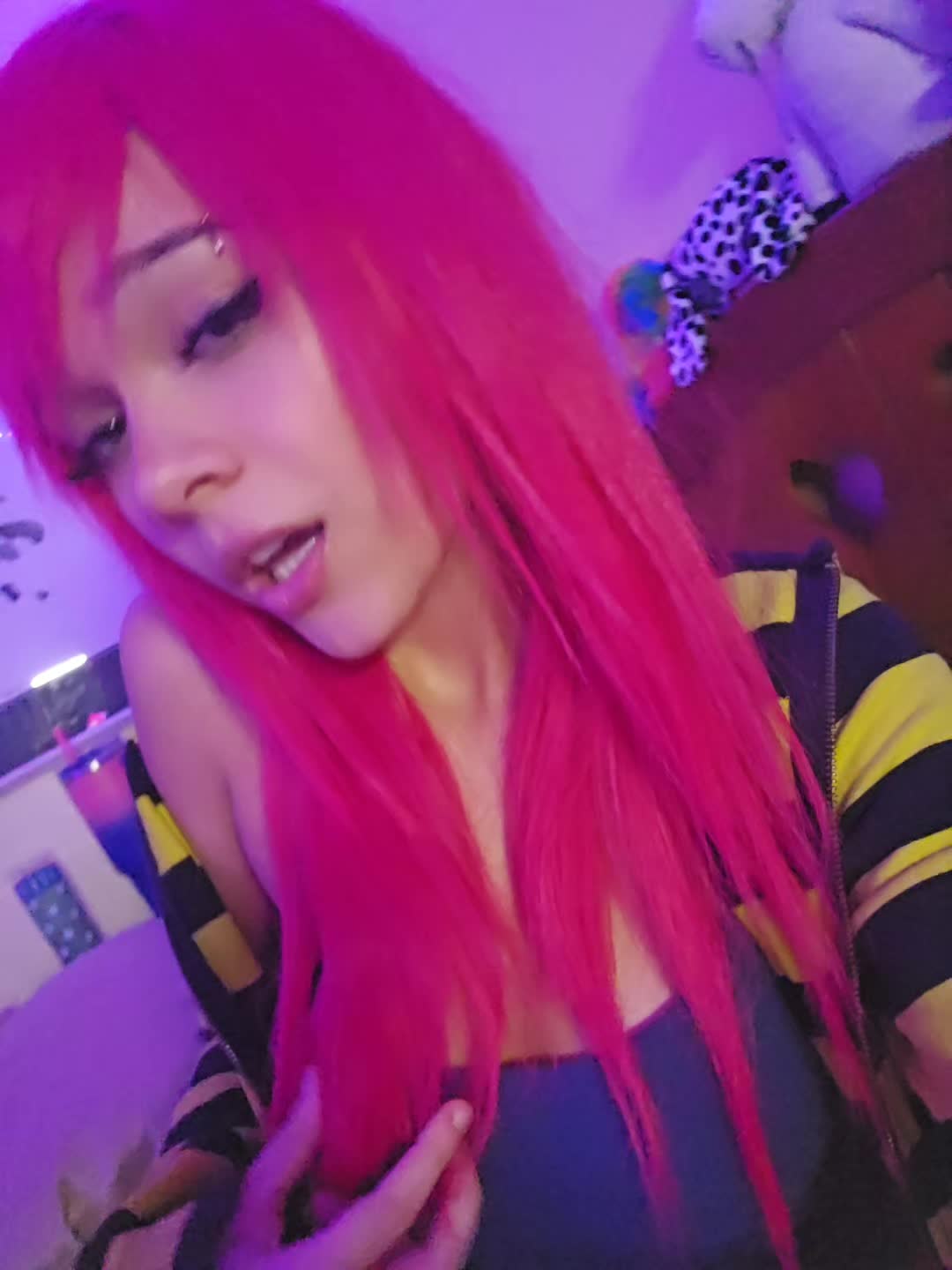 @🦄