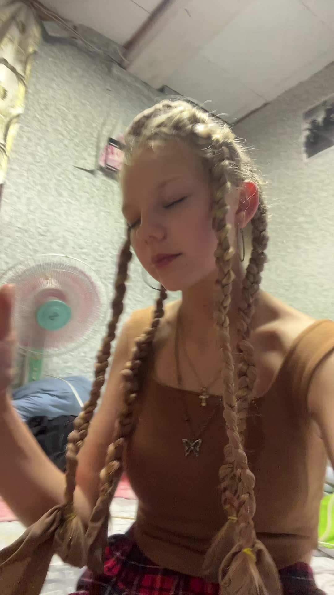 @Даянчик👻👻