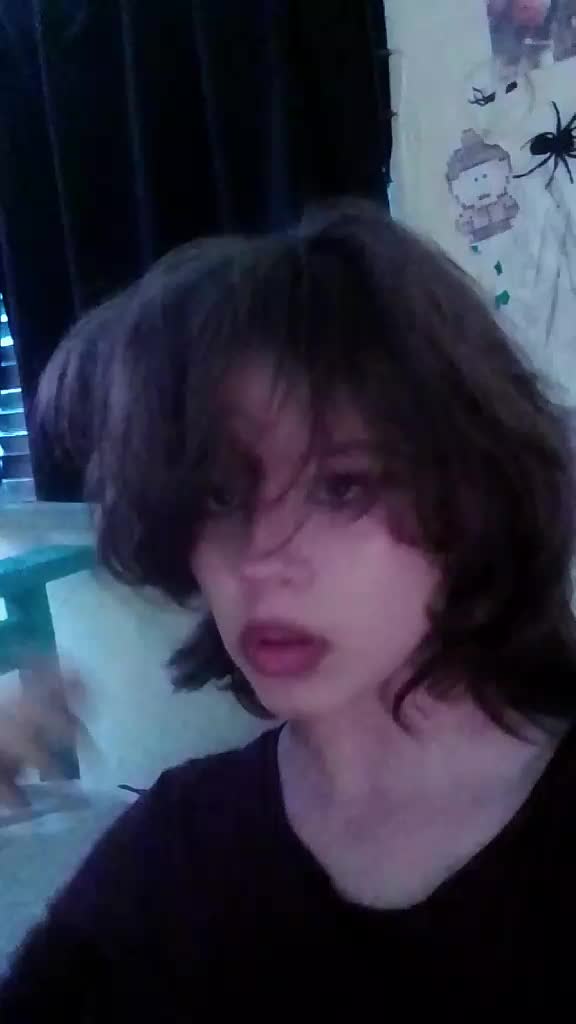 @~♪★𝔲𝔯 𝔪𝔬𝔪𝔰 𝔱𝔥𝔬𝔫𝔤★♪~