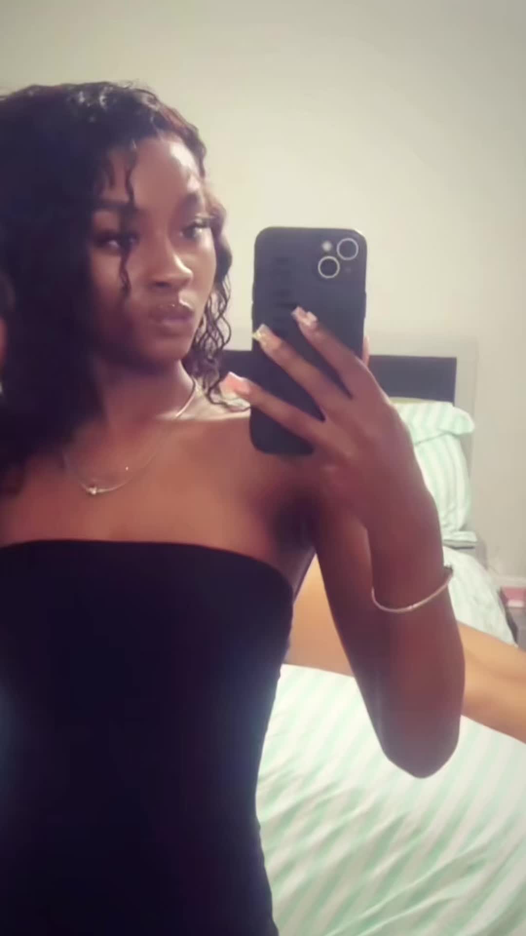 @prettygirlsloveeblo