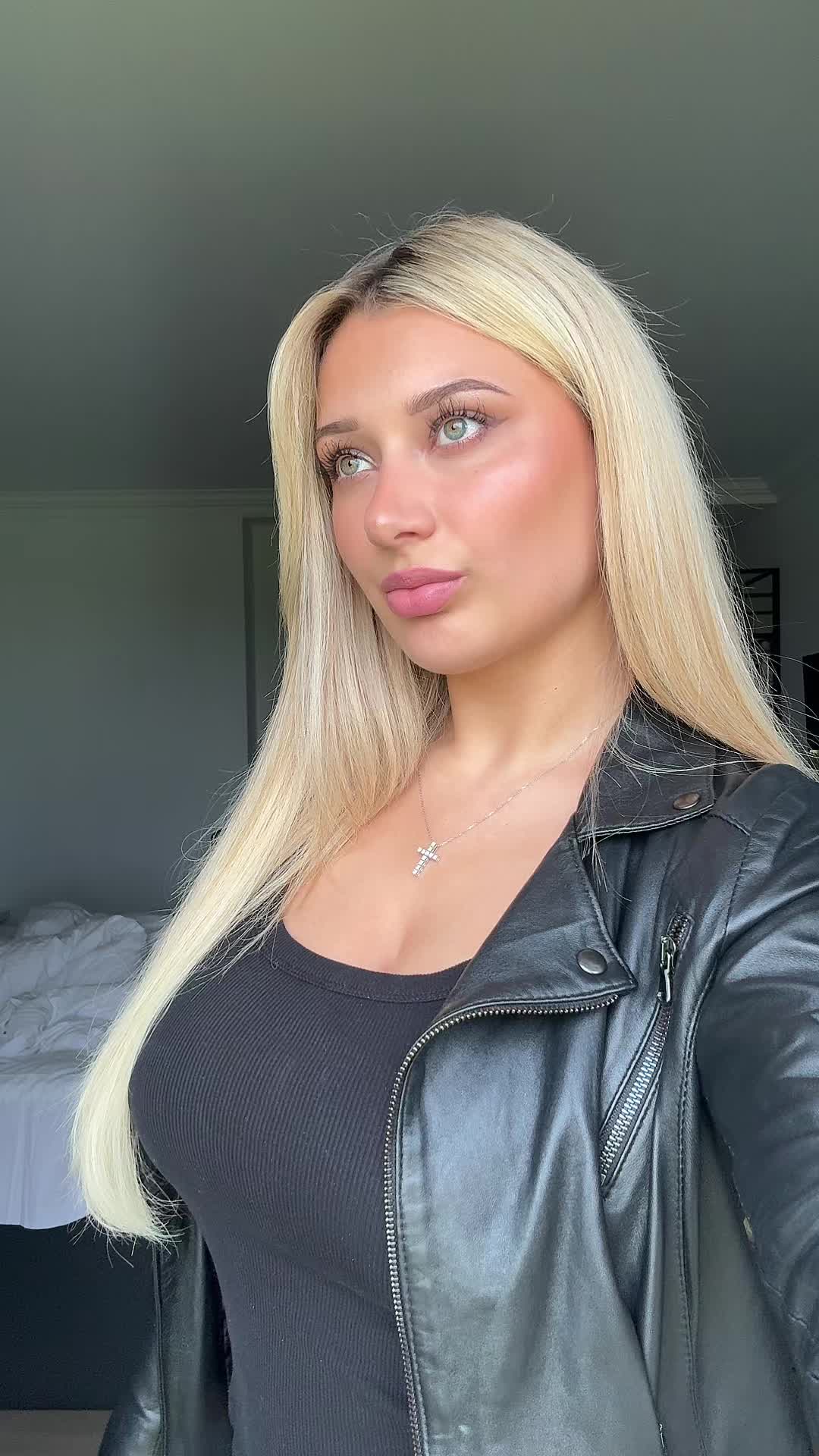 @nicole