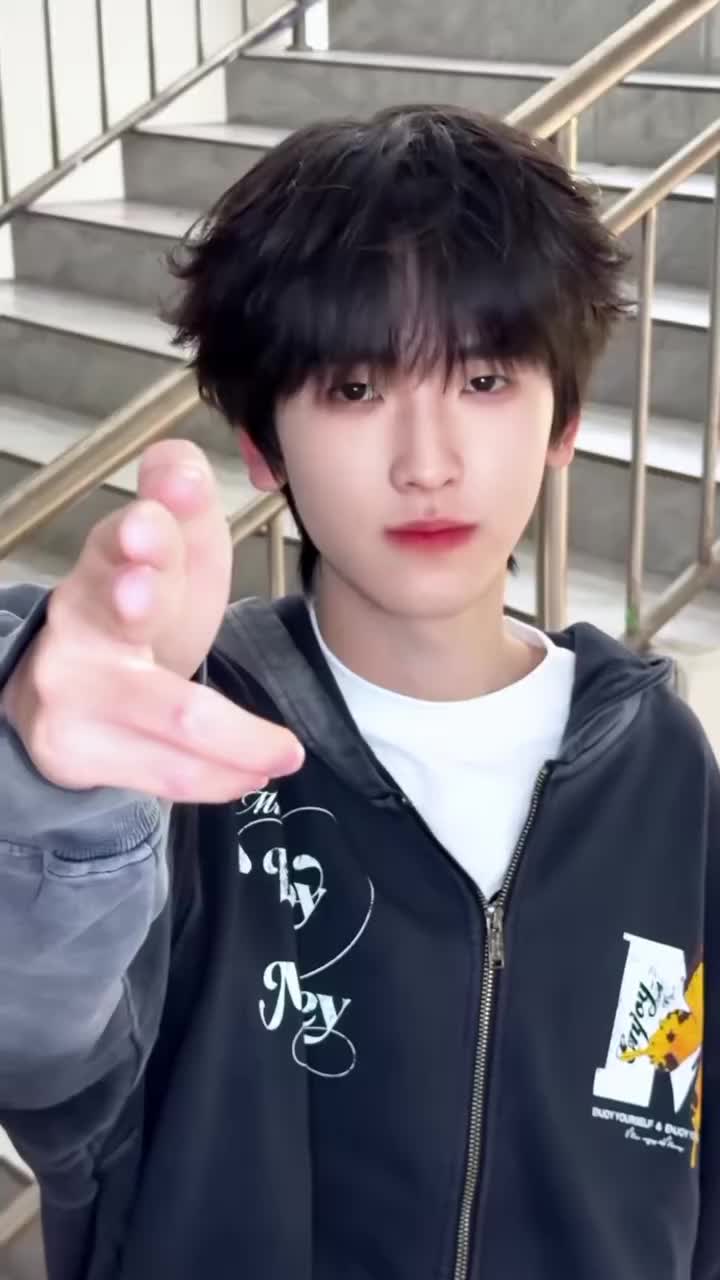 @Linh Chi_Nhím🦔🩵
