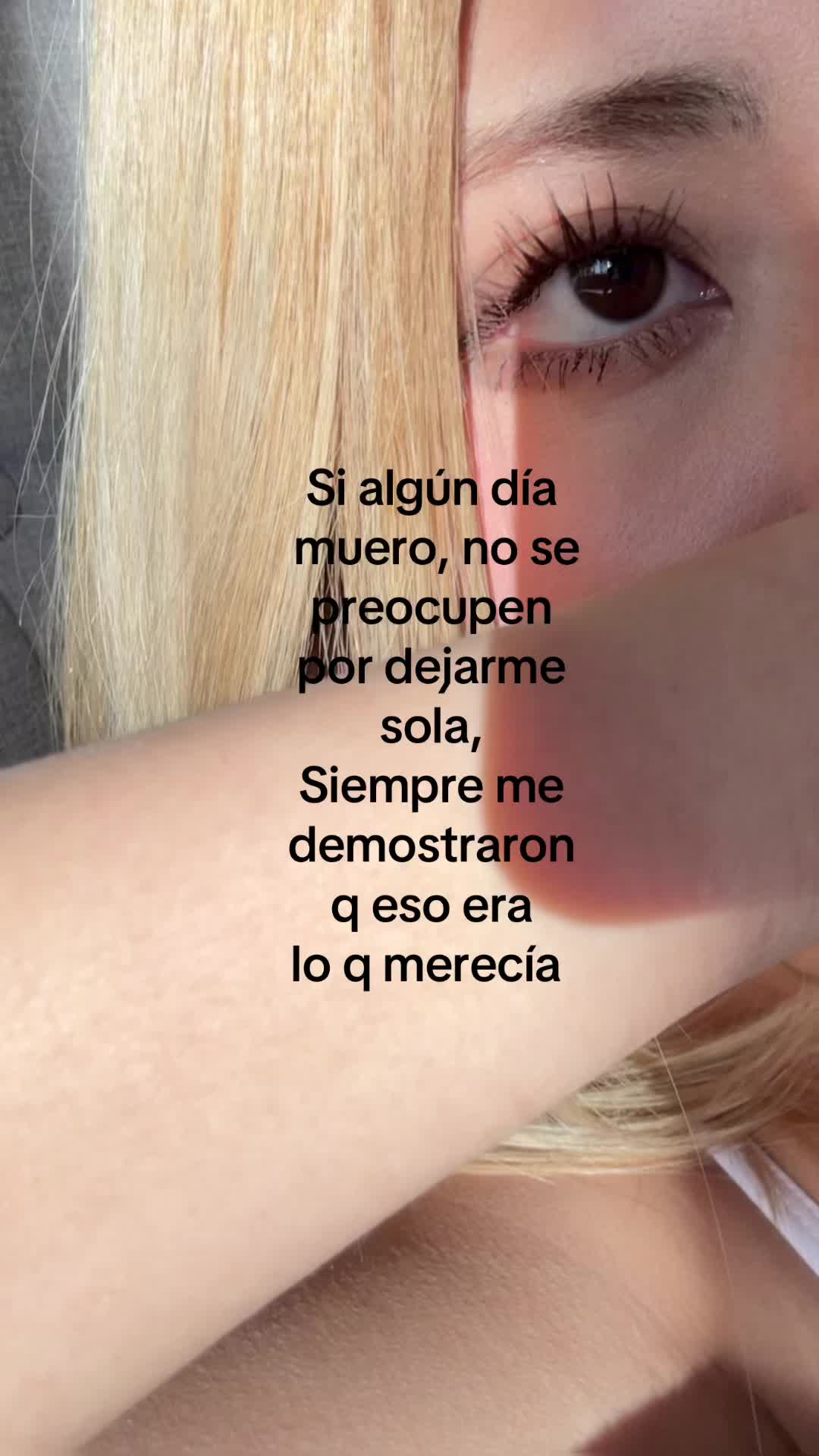 @𝐓