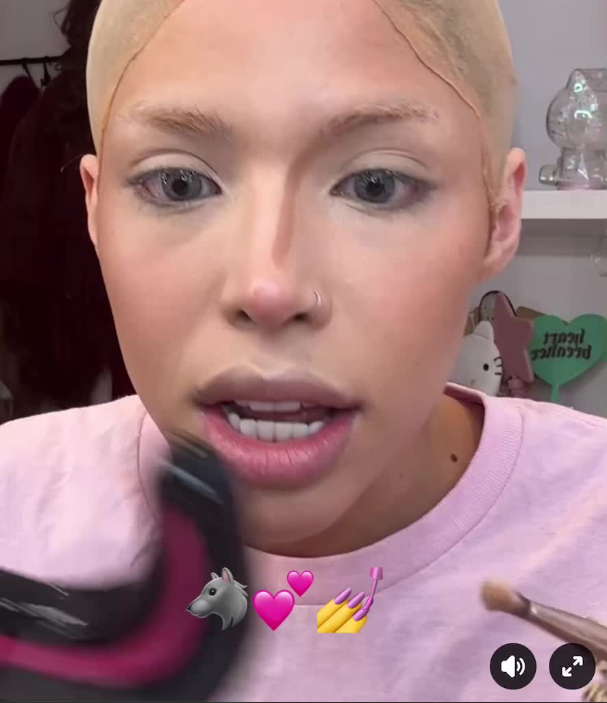 @👩🏻🦰