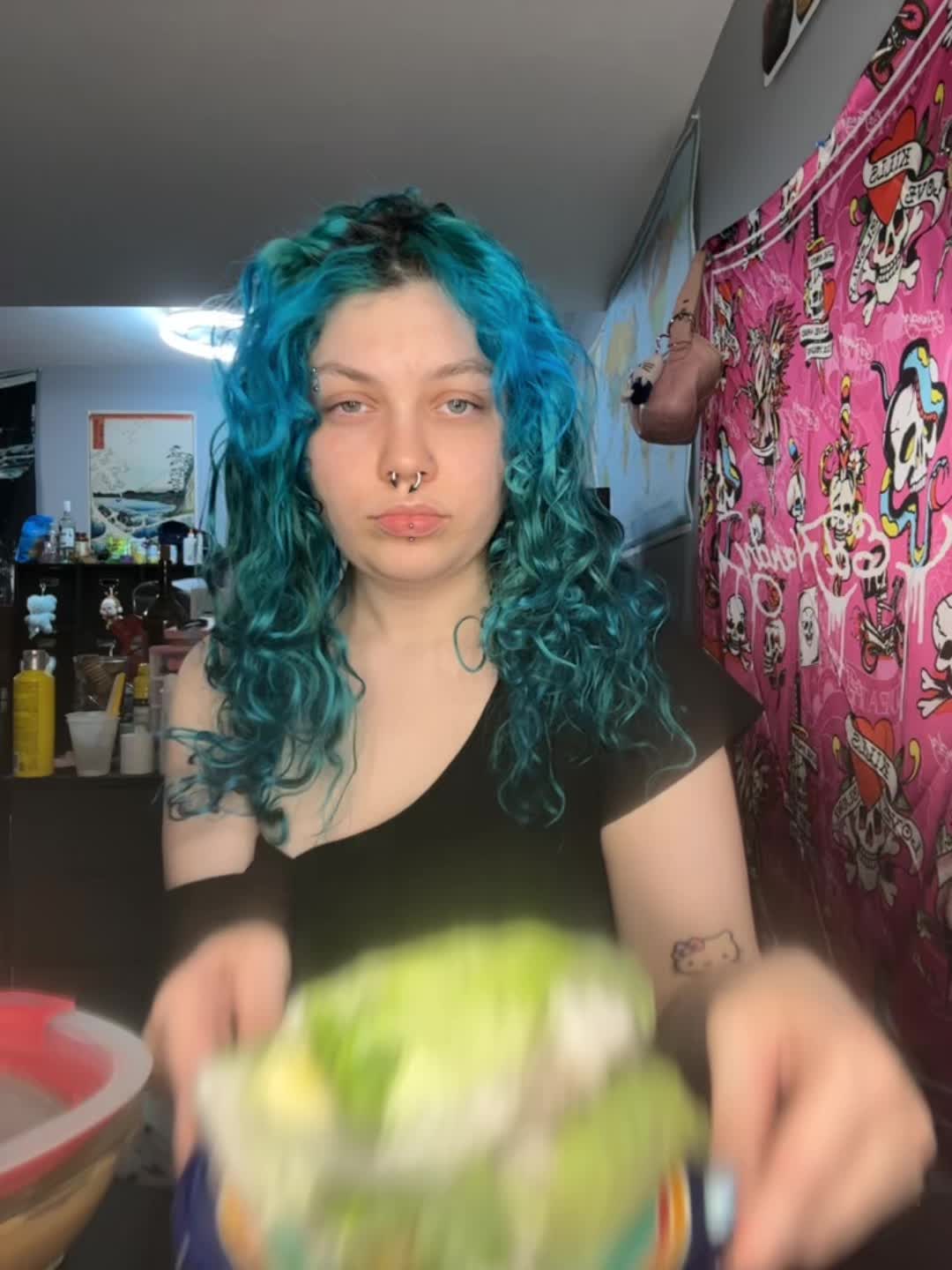 @mshellolitty