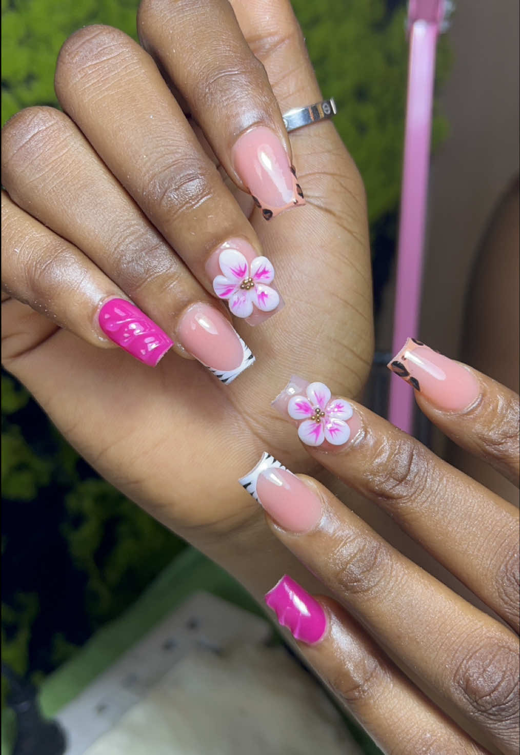 @The Art Bar (Nails & Ink)