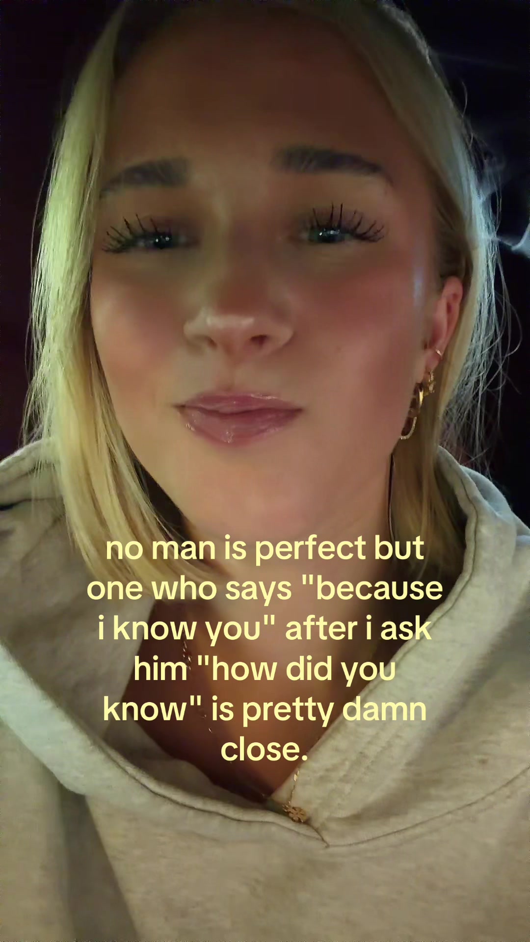 @theelliebarker