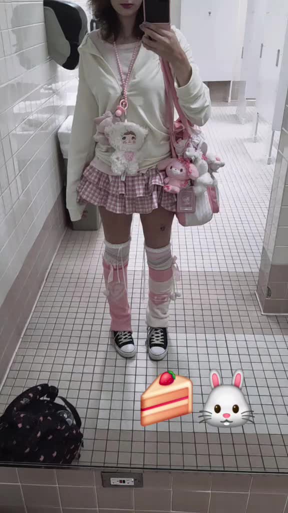 @!˚₊‧꒰ ( >&omega;0 ) ໒꒱&bull; uncanny doll