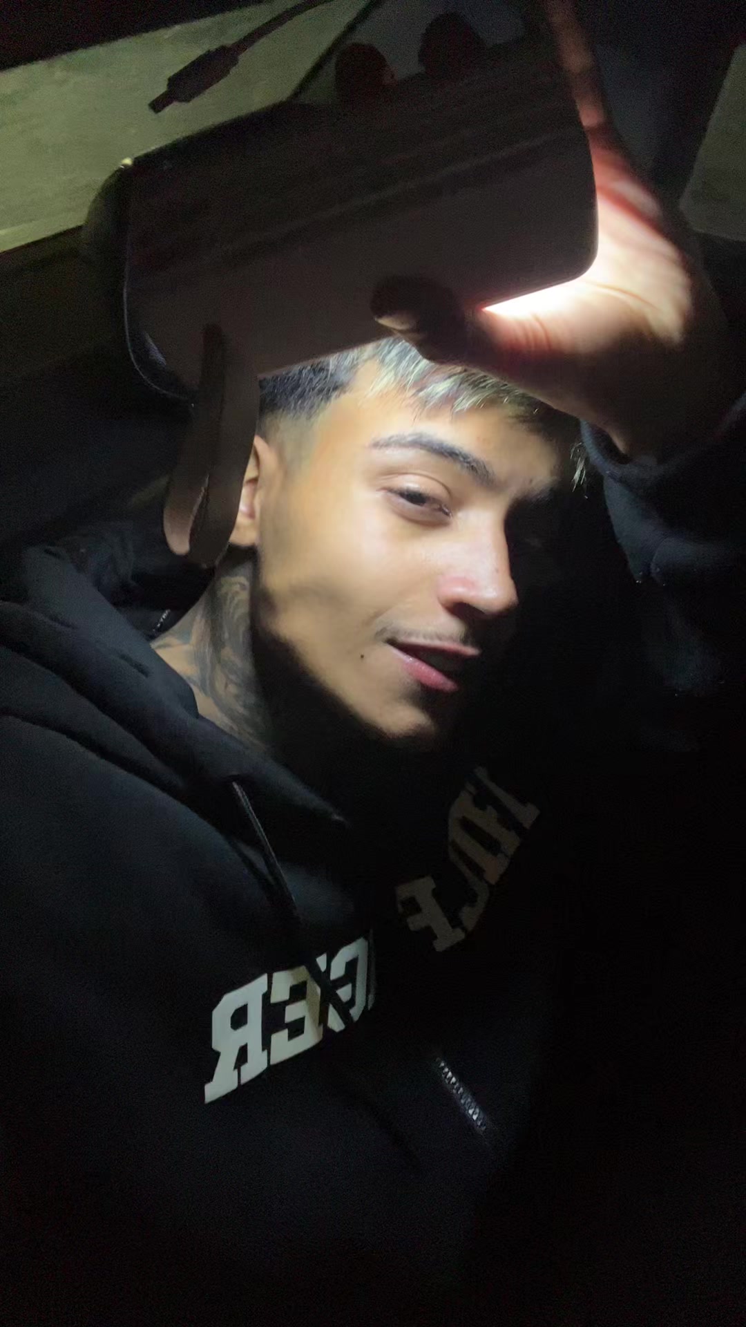 @Gustavo Iluminado ⭐️