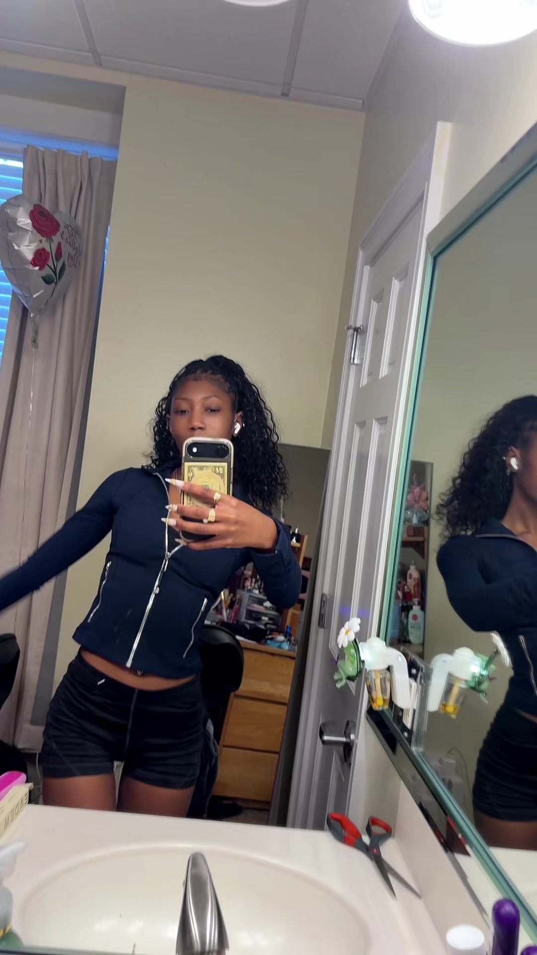 @Imjustariii