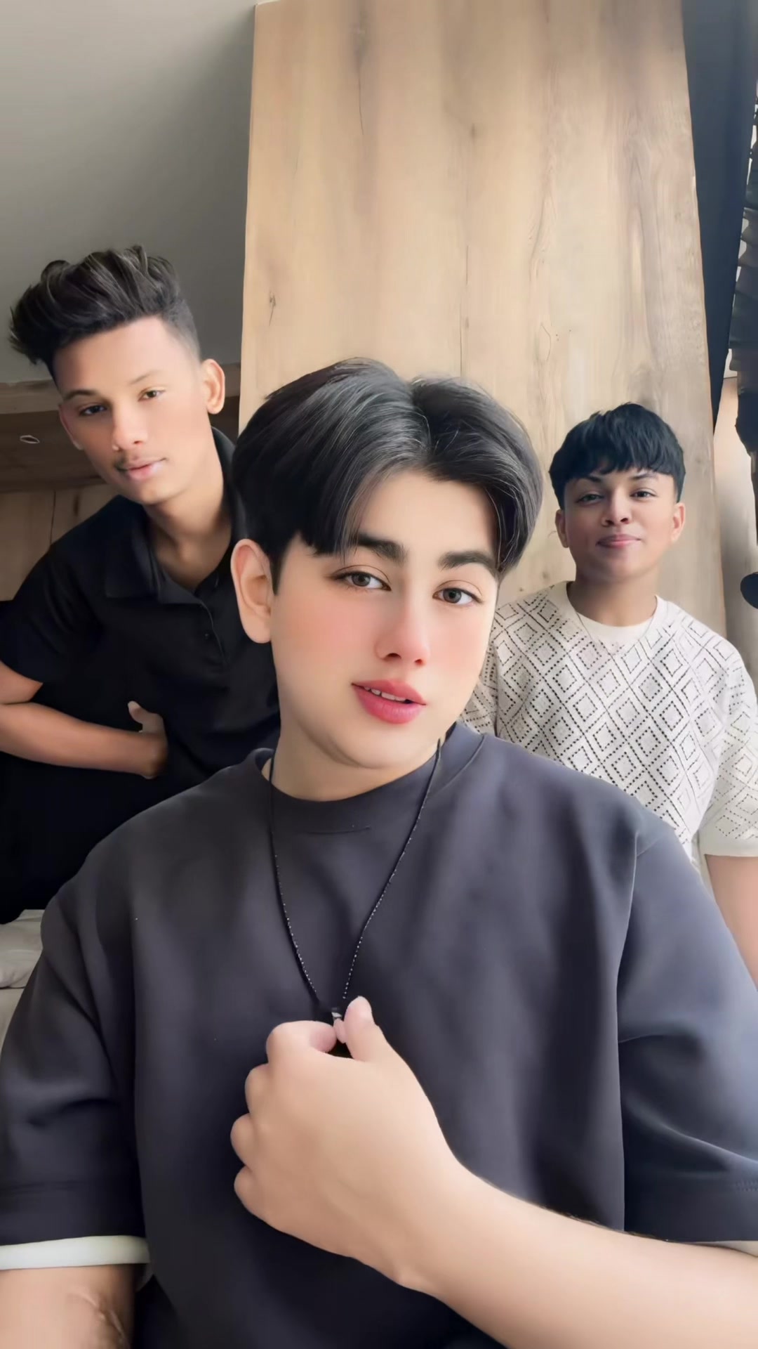 @𝙃𝙚: 𝘼  𝙒𝙊𝙇𝙁 🐺🥵