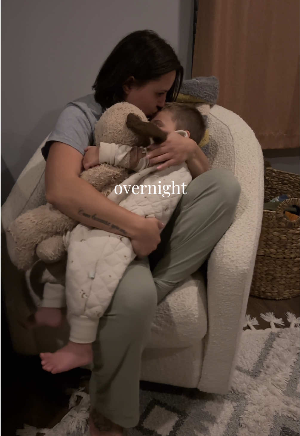 @tia | toddler mom + ugc