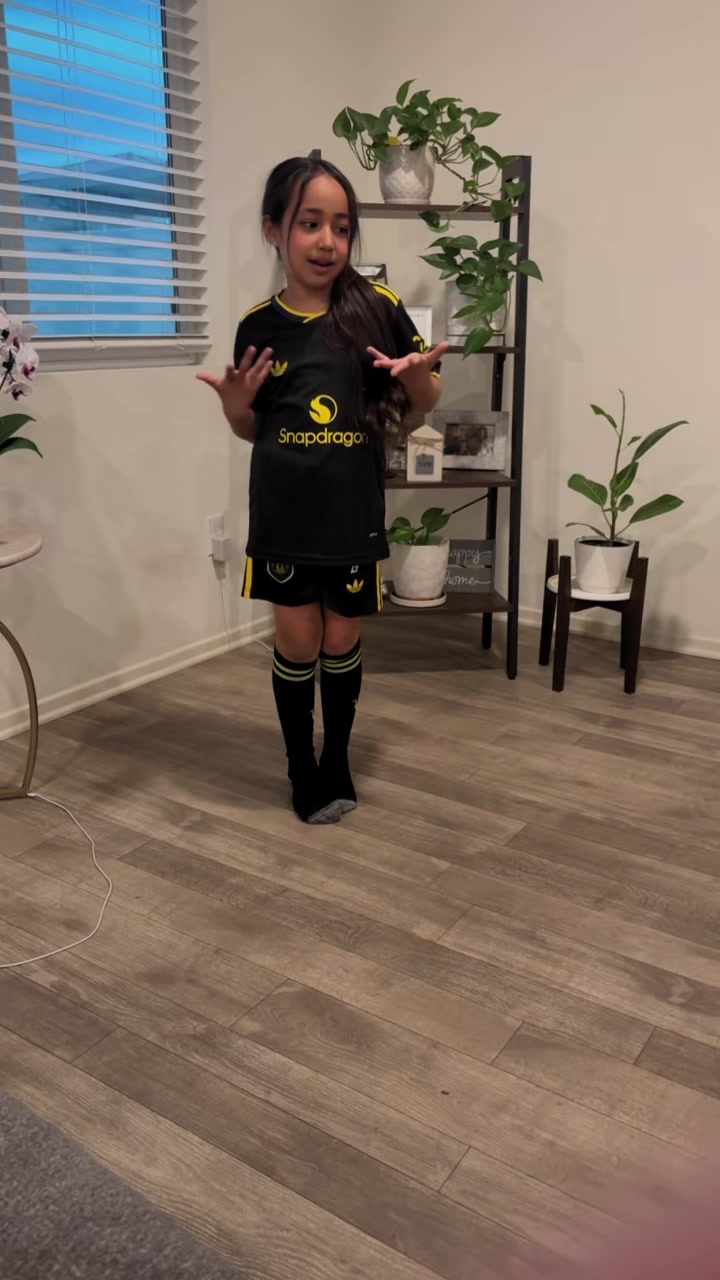 @MommaLizzieEsquivel3