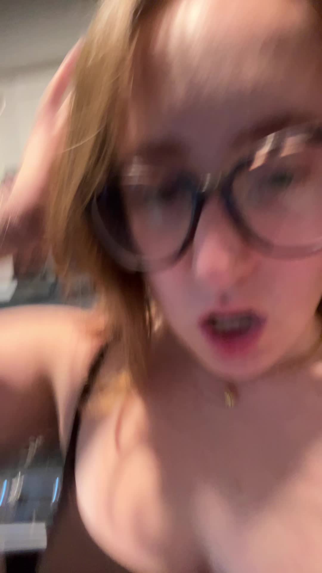 @shepwearsglasses