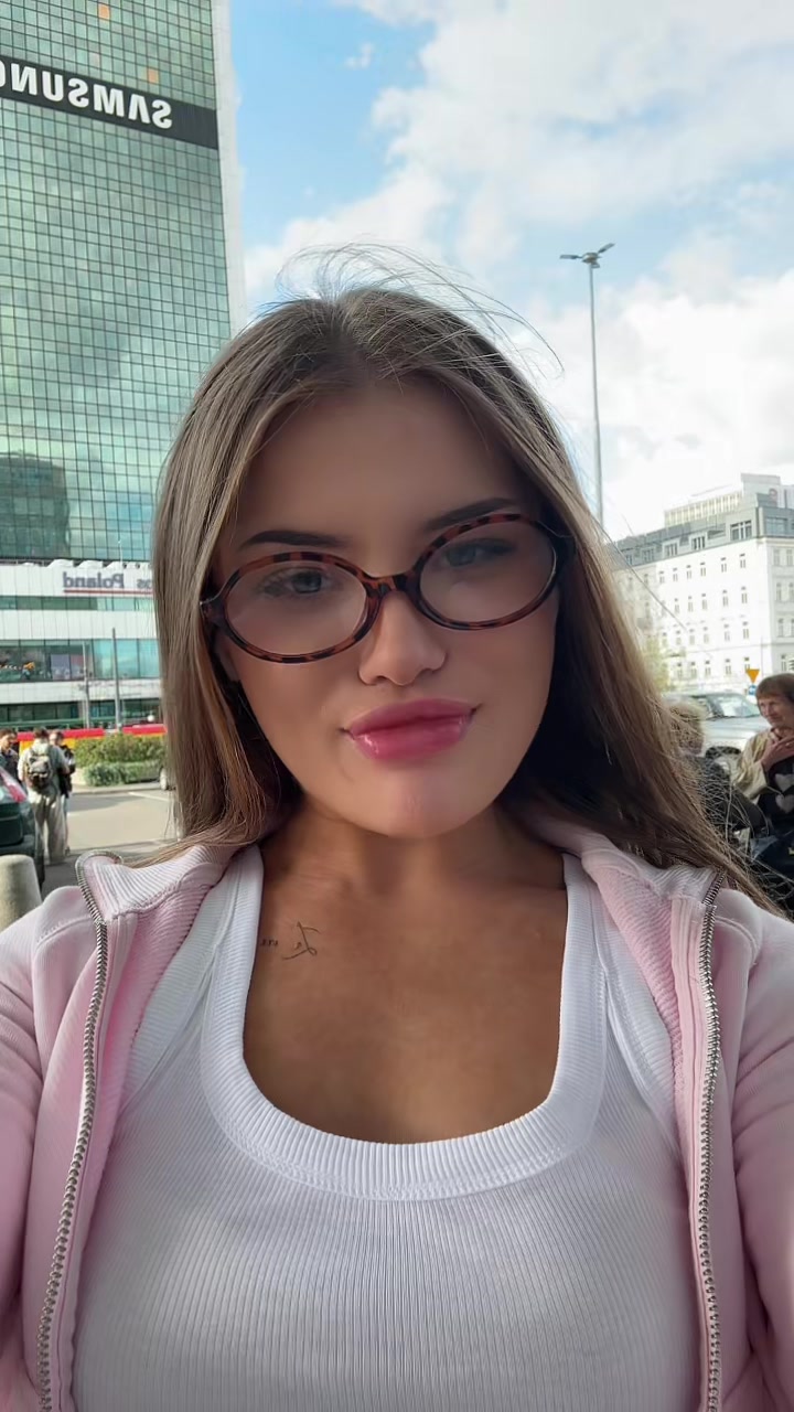 @Yuliia Hodunko