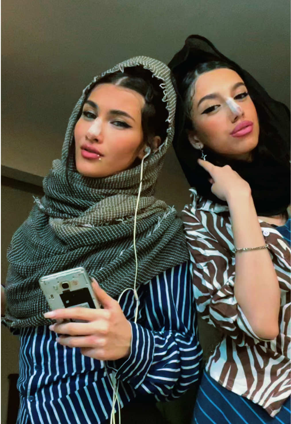 @نوژآ