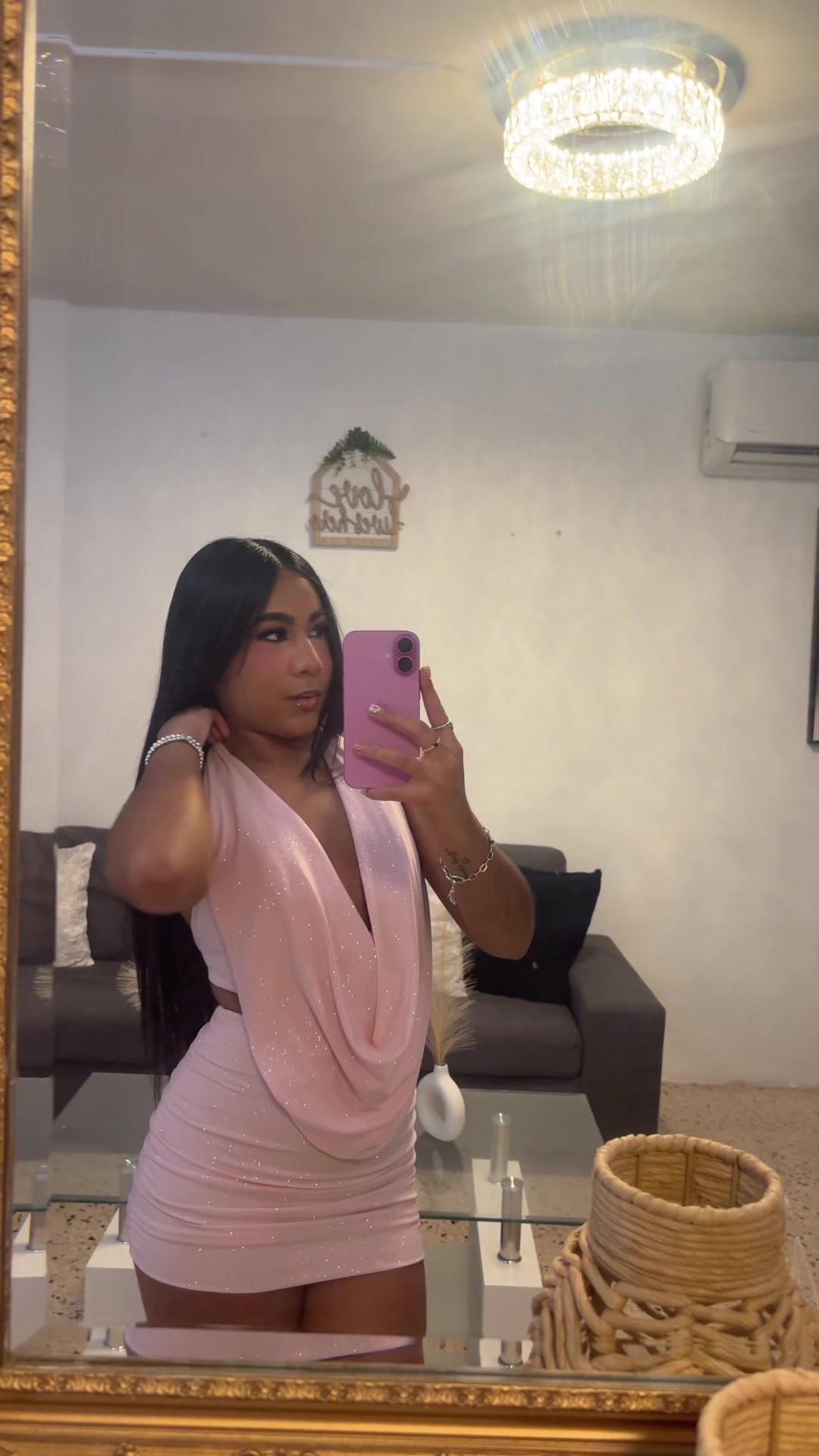 @alanisthais_
