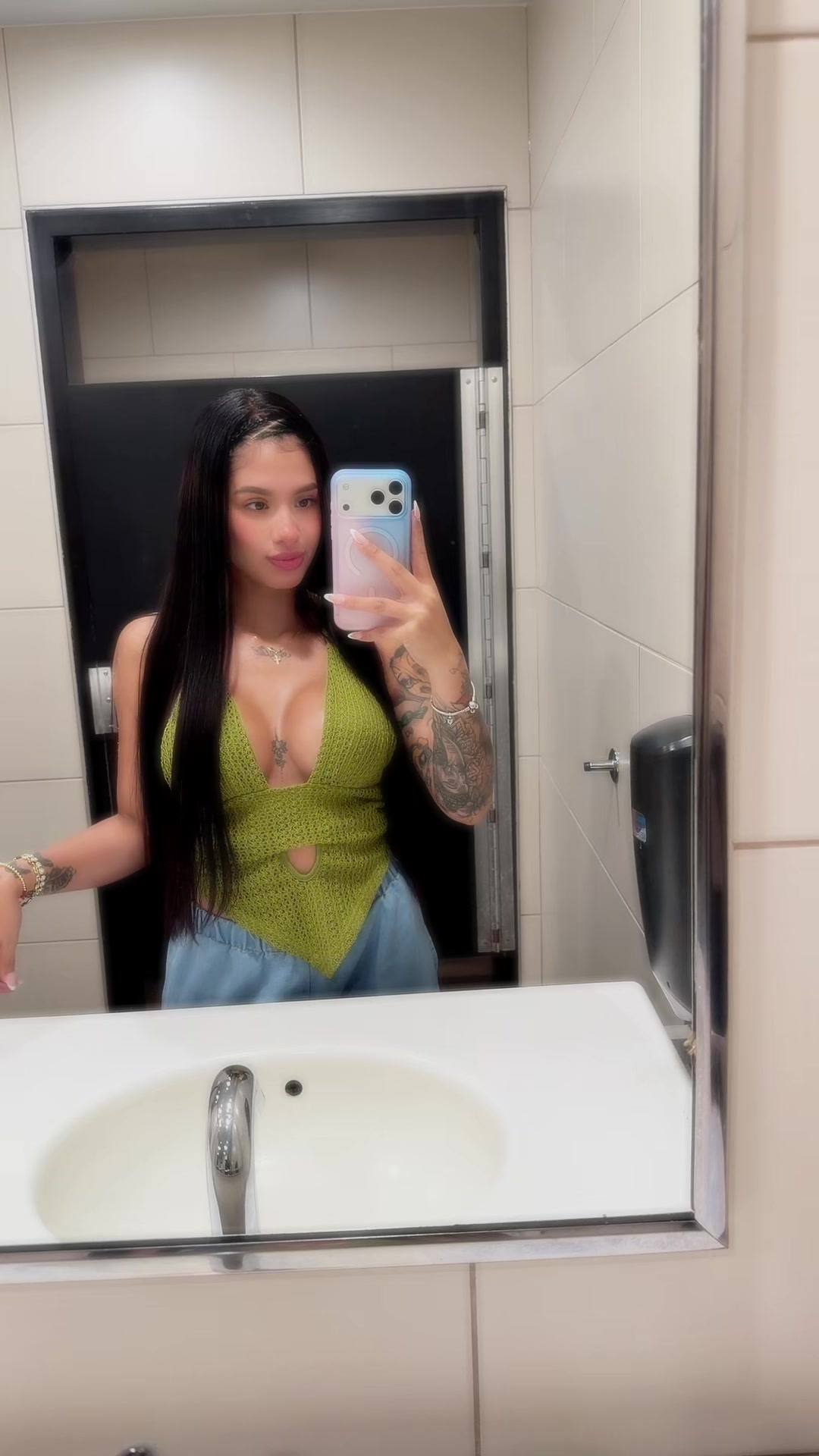 @𝒶𝓅ℴ𝓁🉐