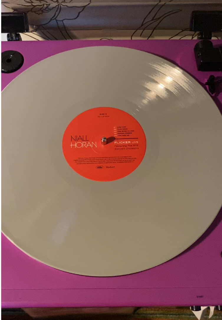 @Amber || Vinyl Collector❤️🔥