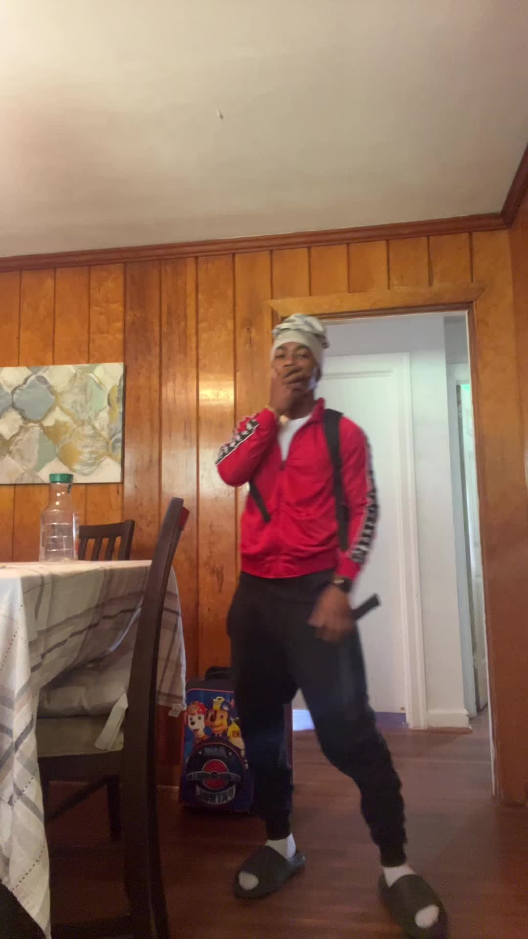 @Moneyydontsleep