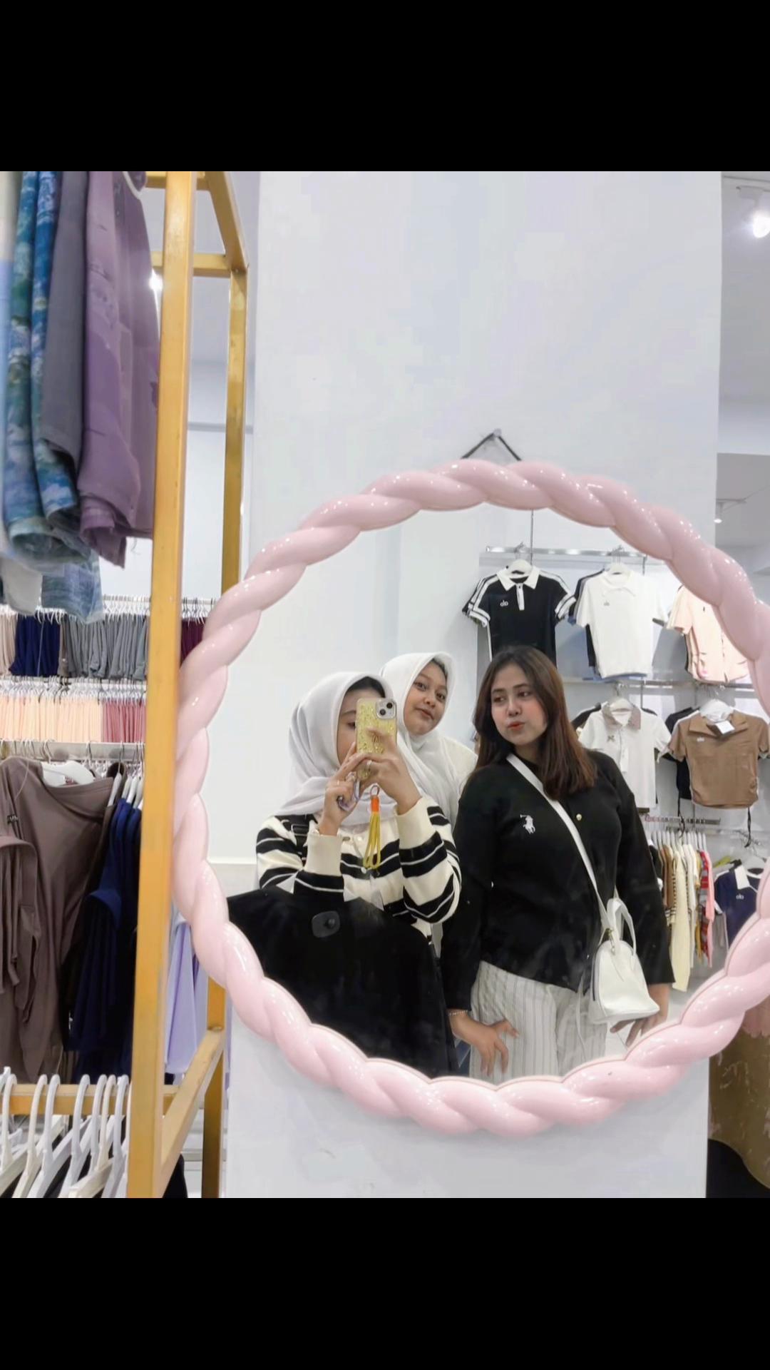 @lunless🕷️🥀