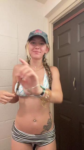 @02katiemack_