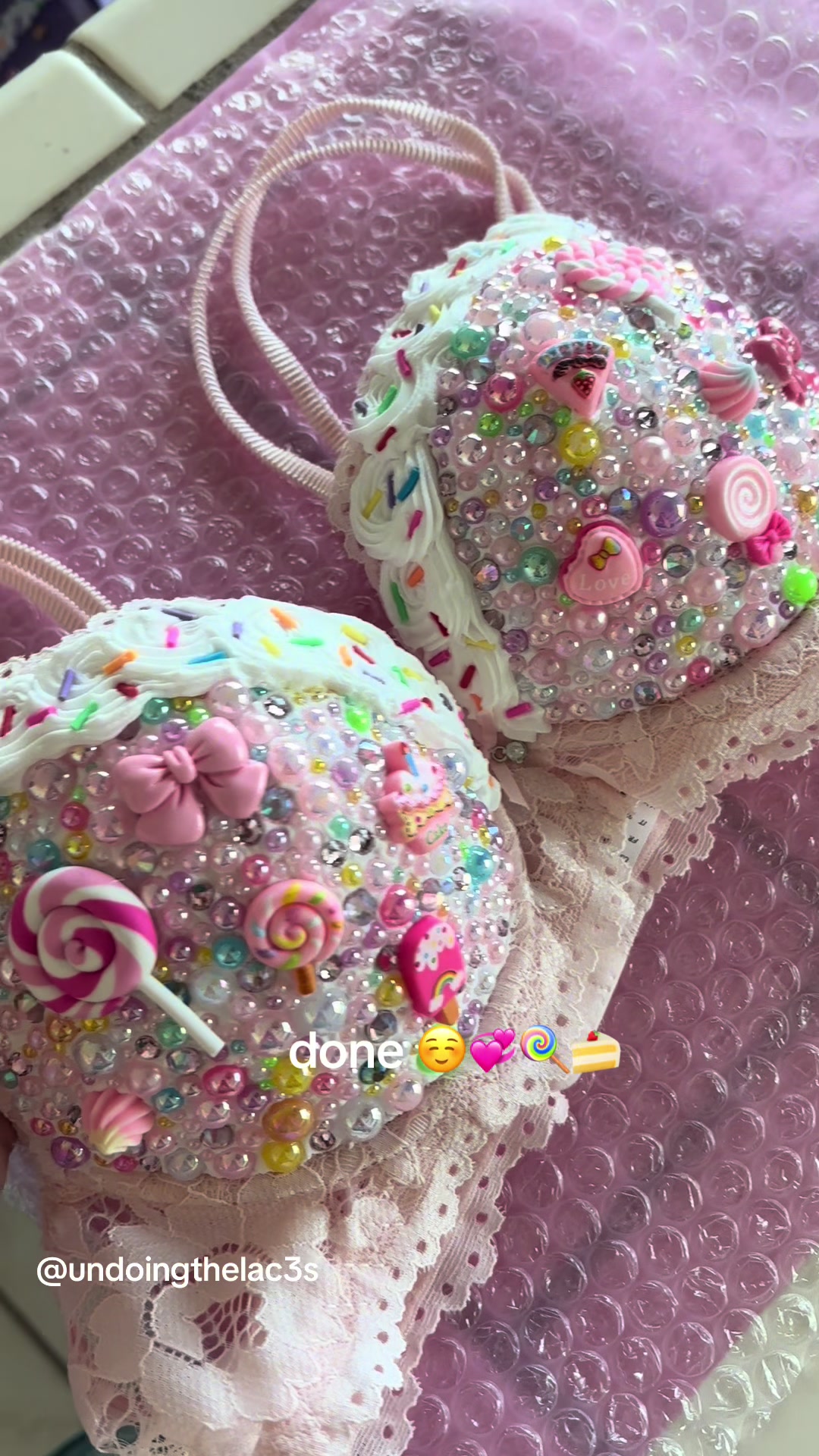 @undoing the laces 🧁🎀