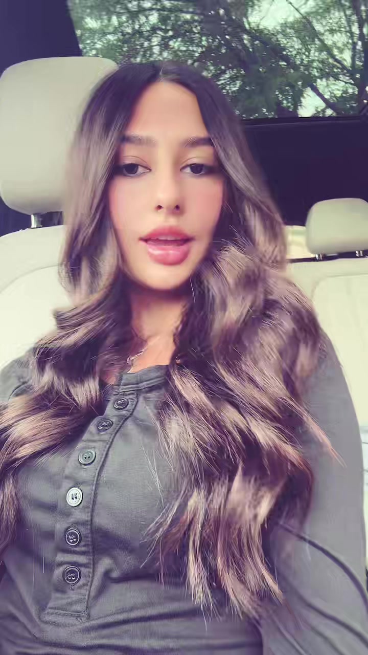 @selena