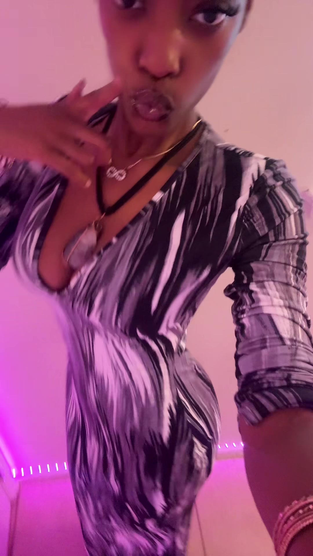 @momolashaa