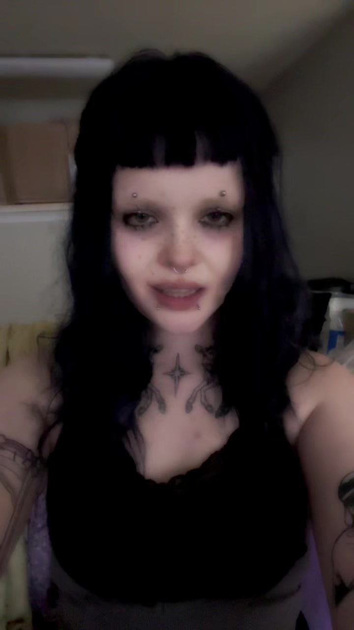@kneesock