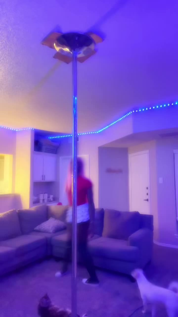 @llill.Cameron
