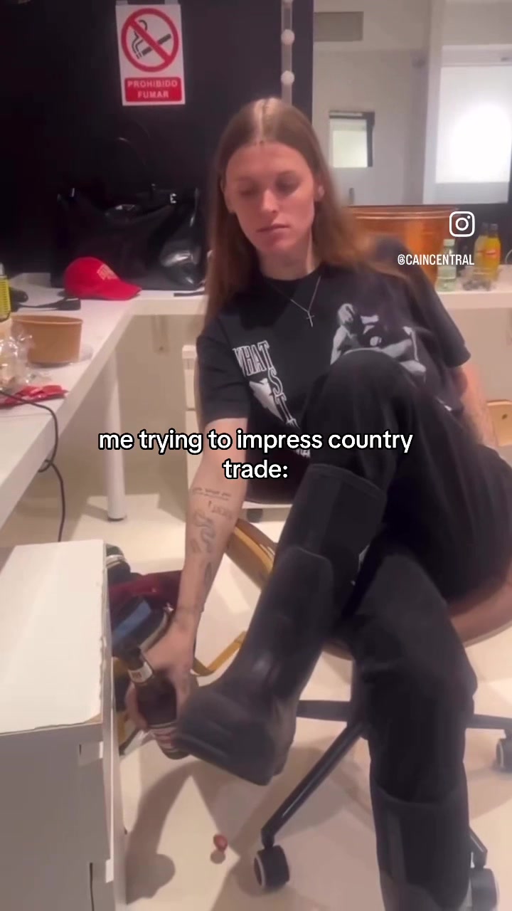 @♱