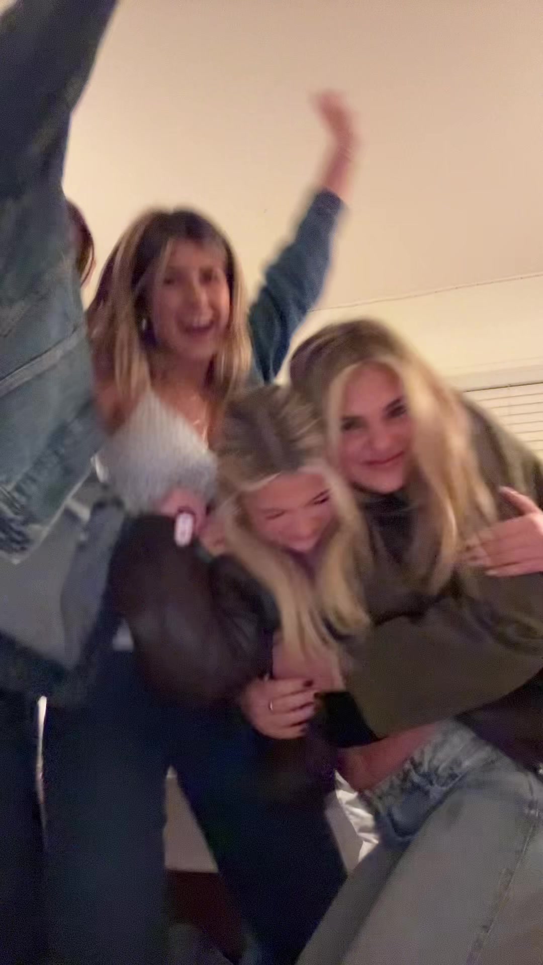 @aud