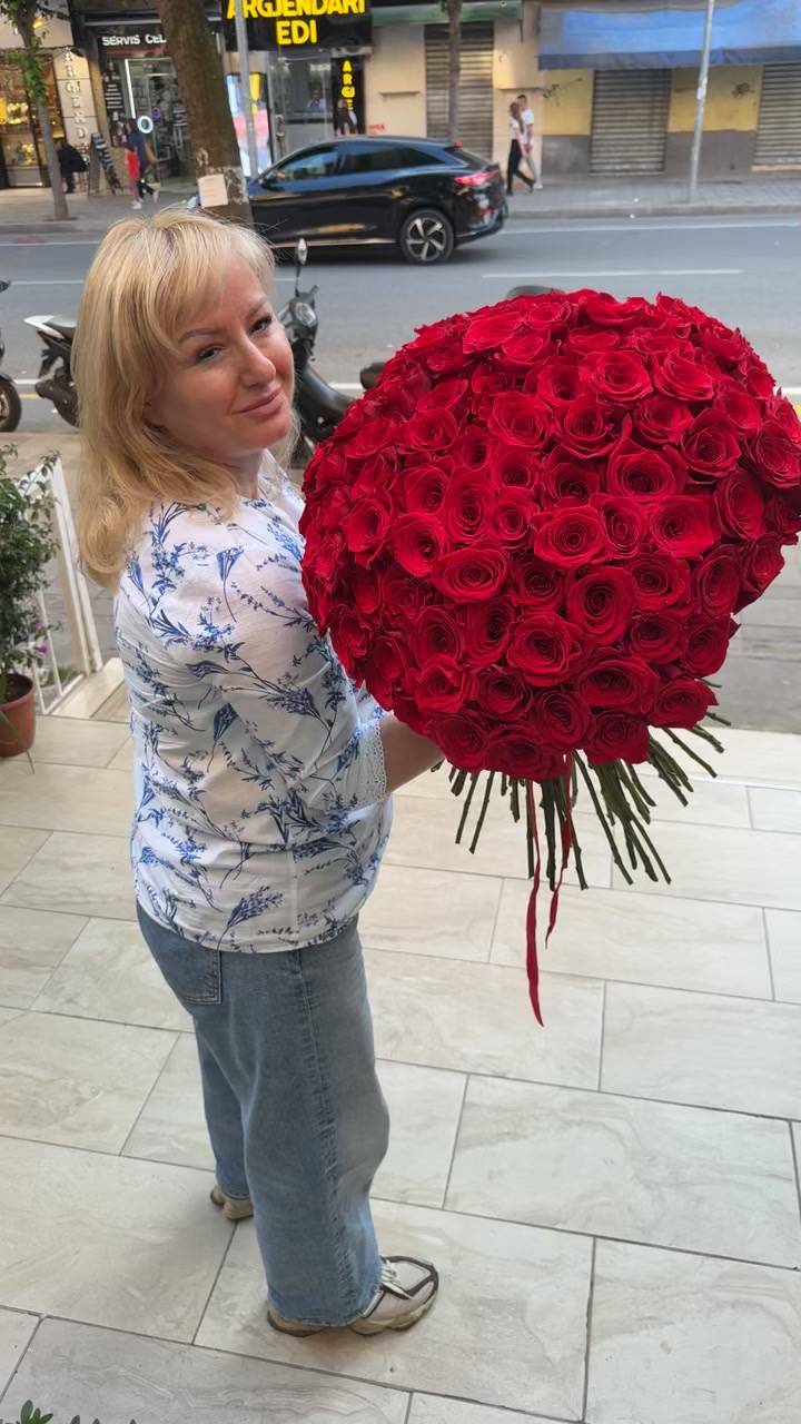 @Lona’s flowers shop