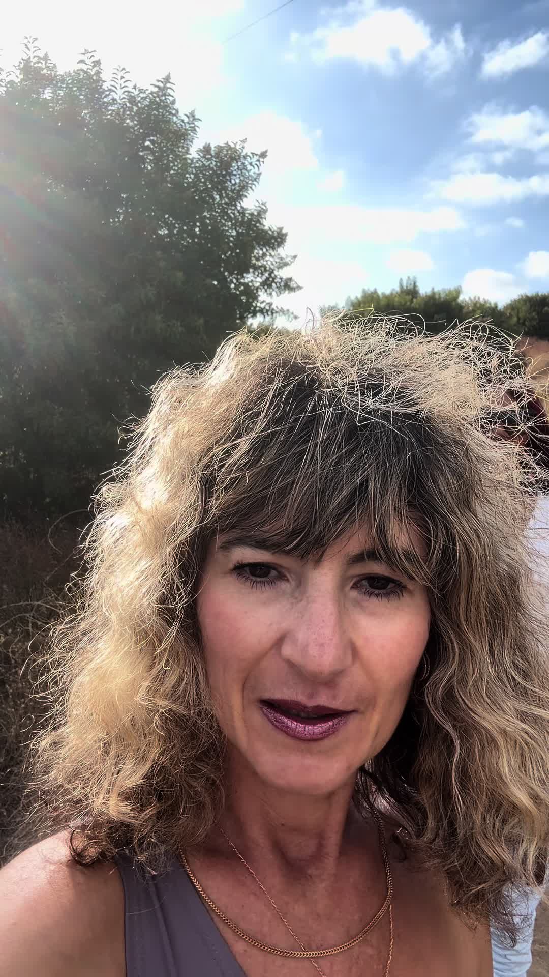 @Bella