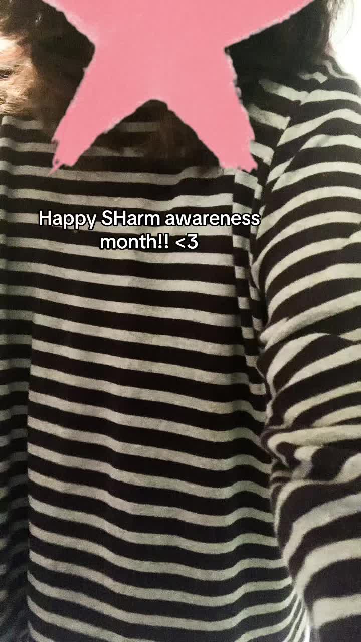 @𓃦