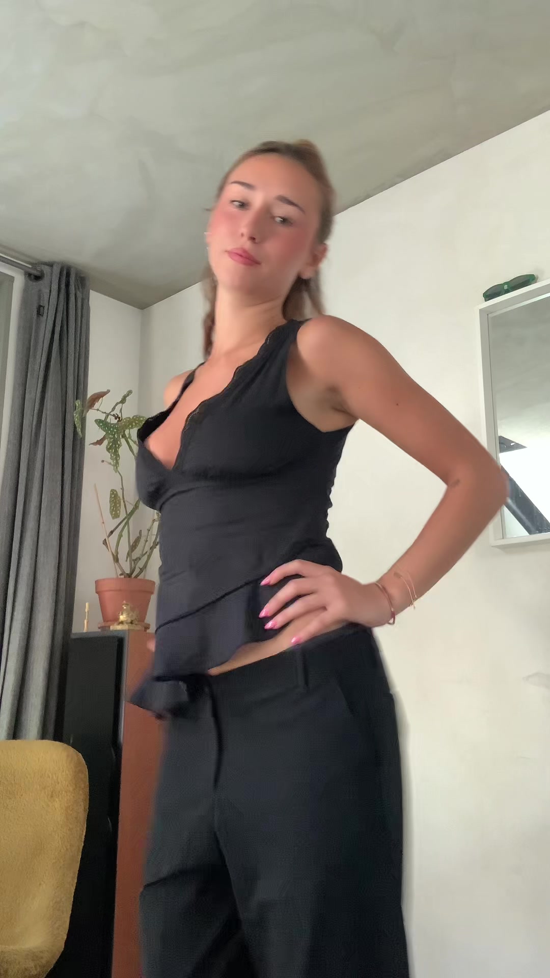 @anoukabella