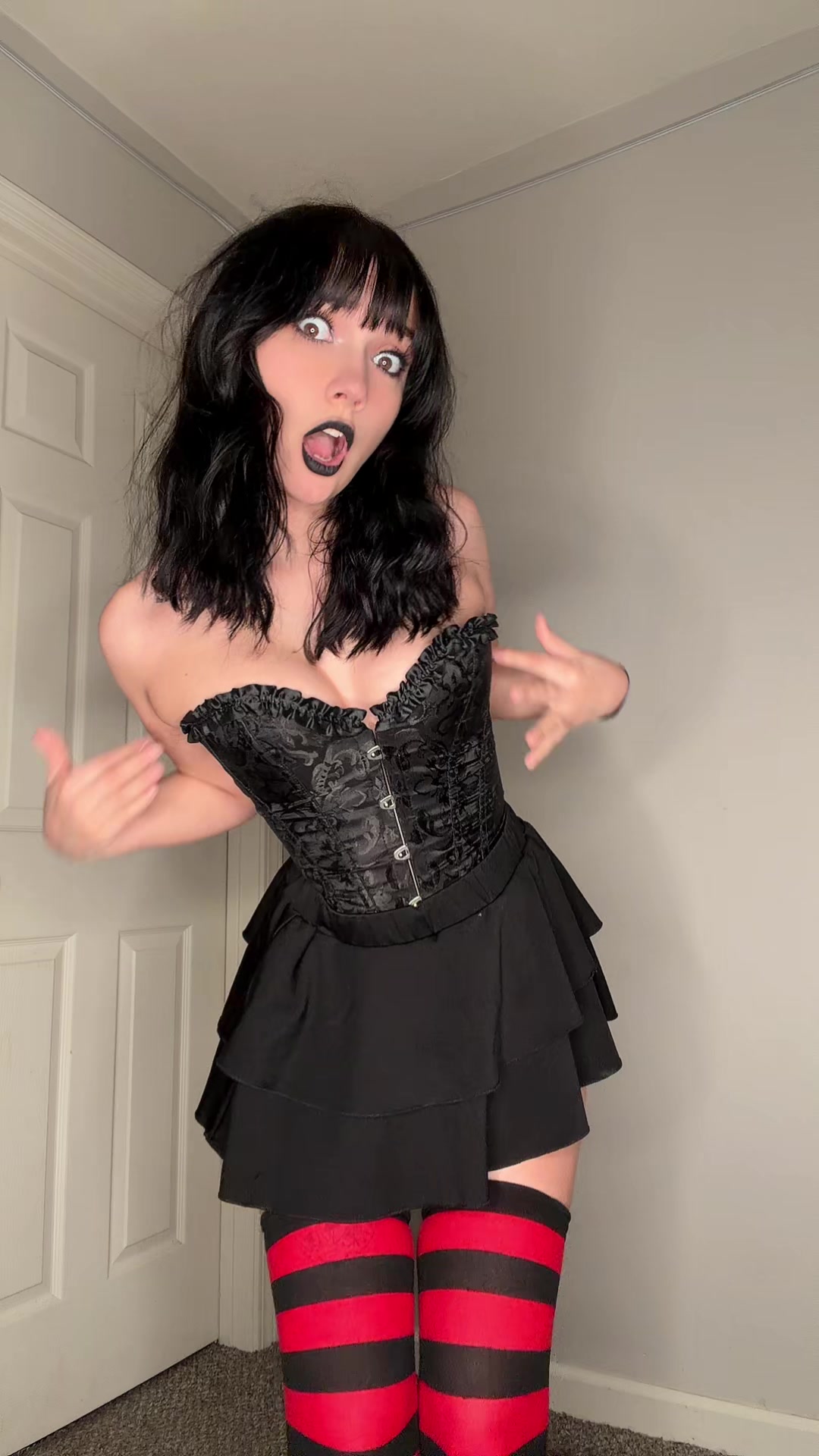@EllieJaydeCosplays