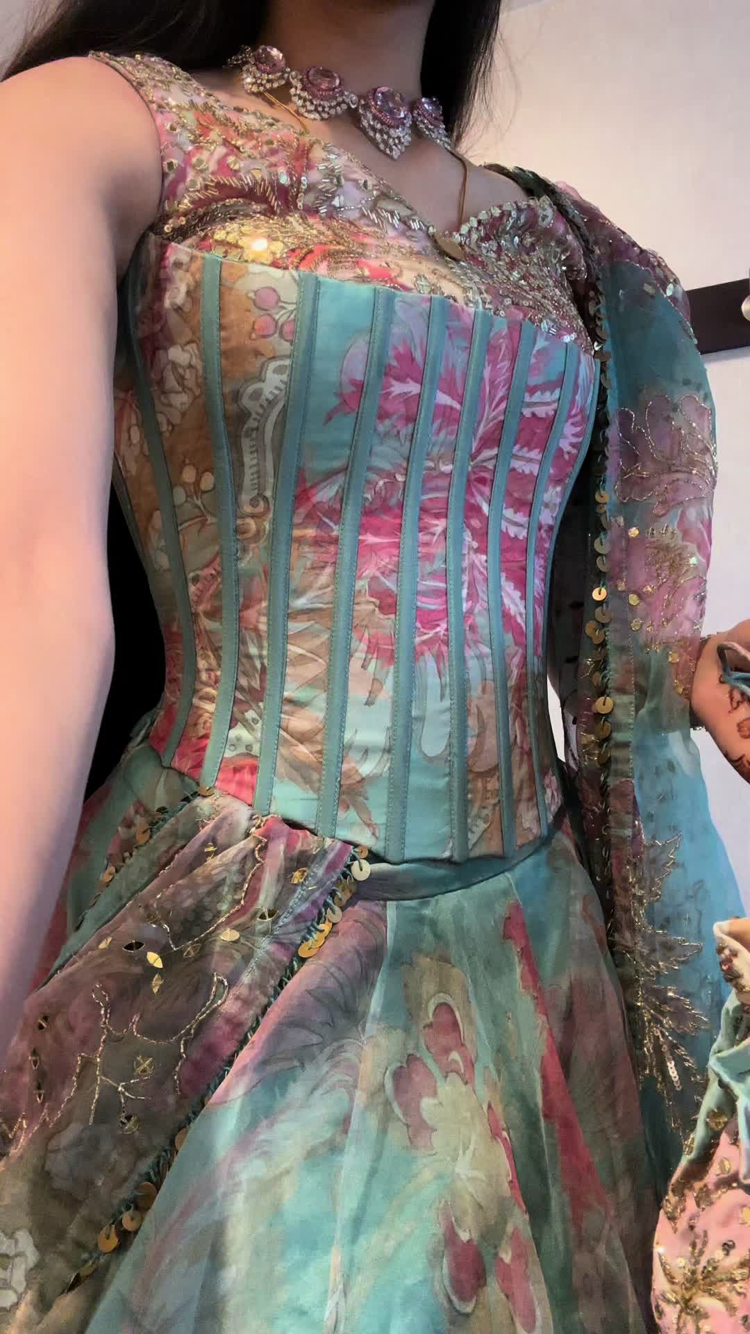 @glitterybarrf