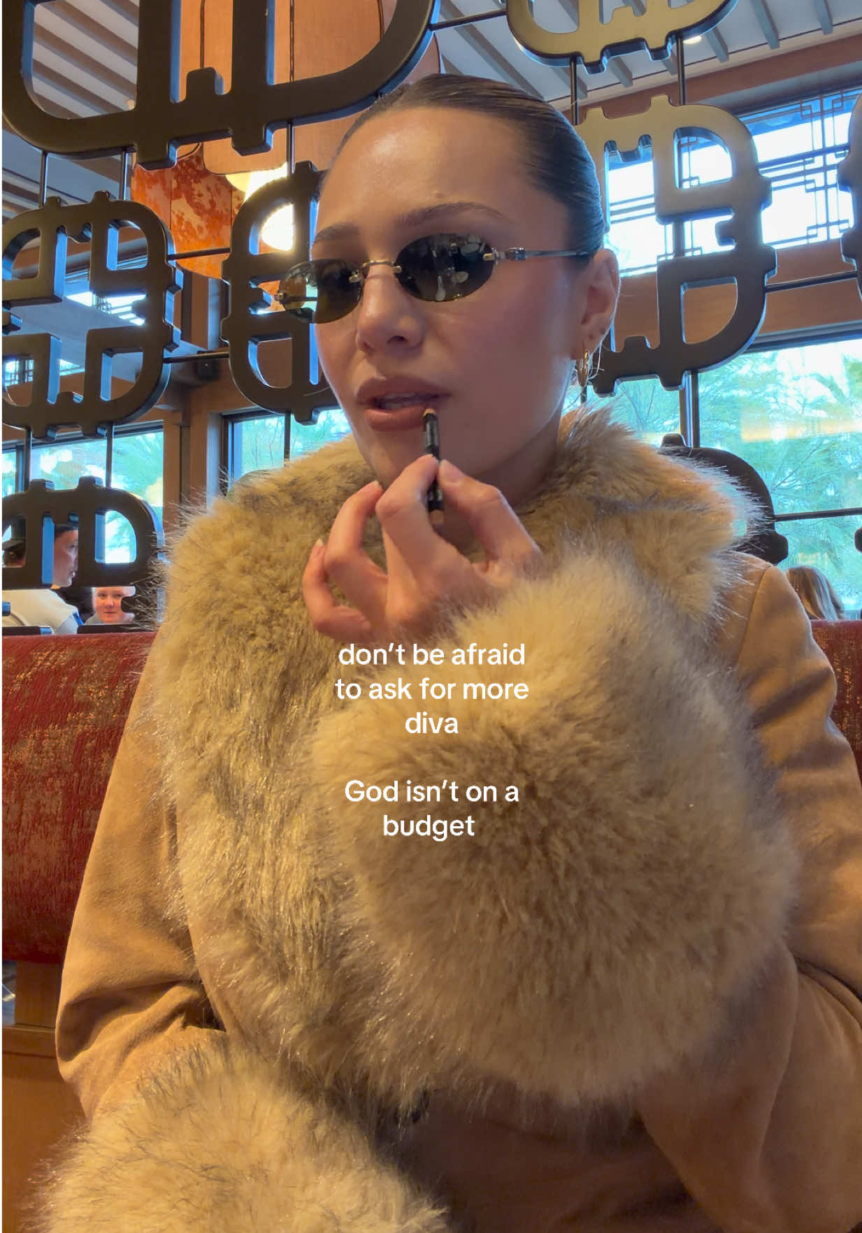 @Ana Roman