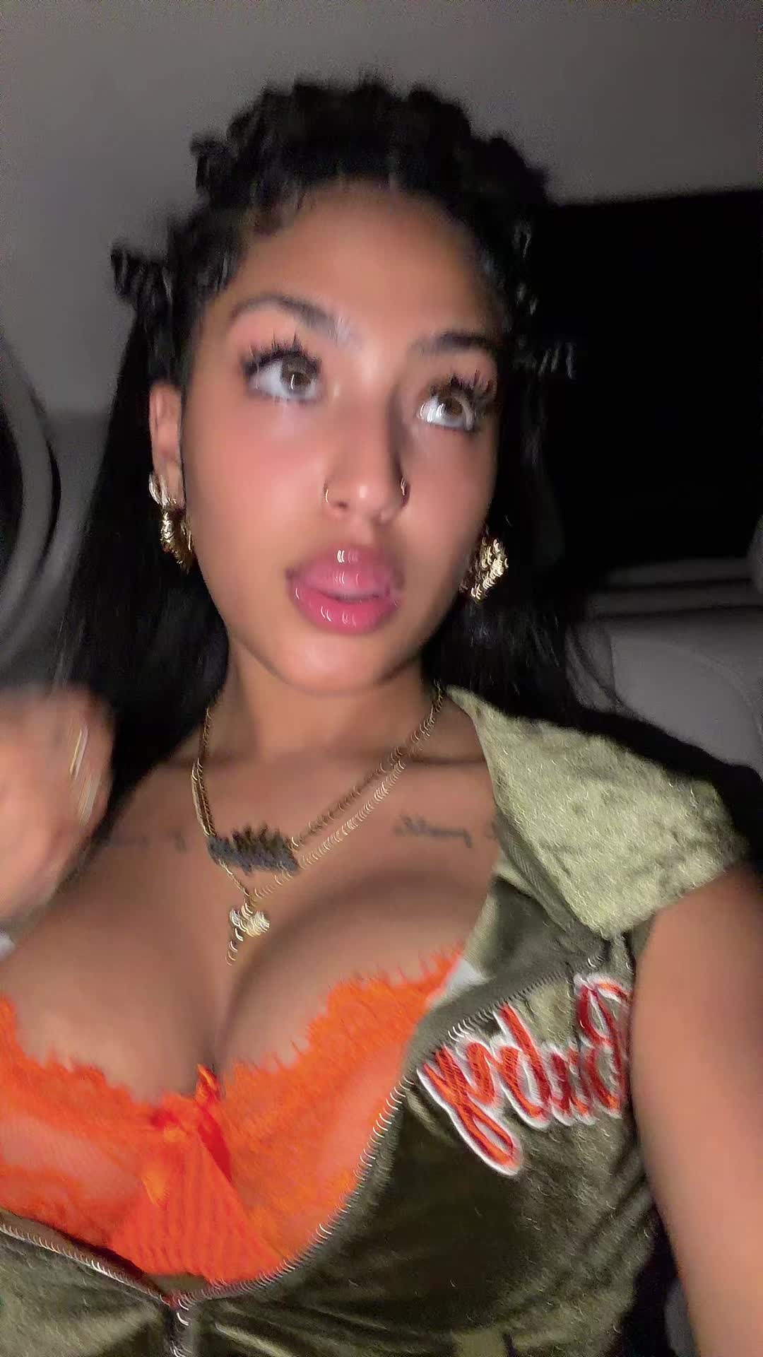 @aniyahalbino