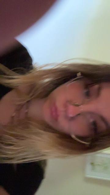 @Ari 🖤🐝