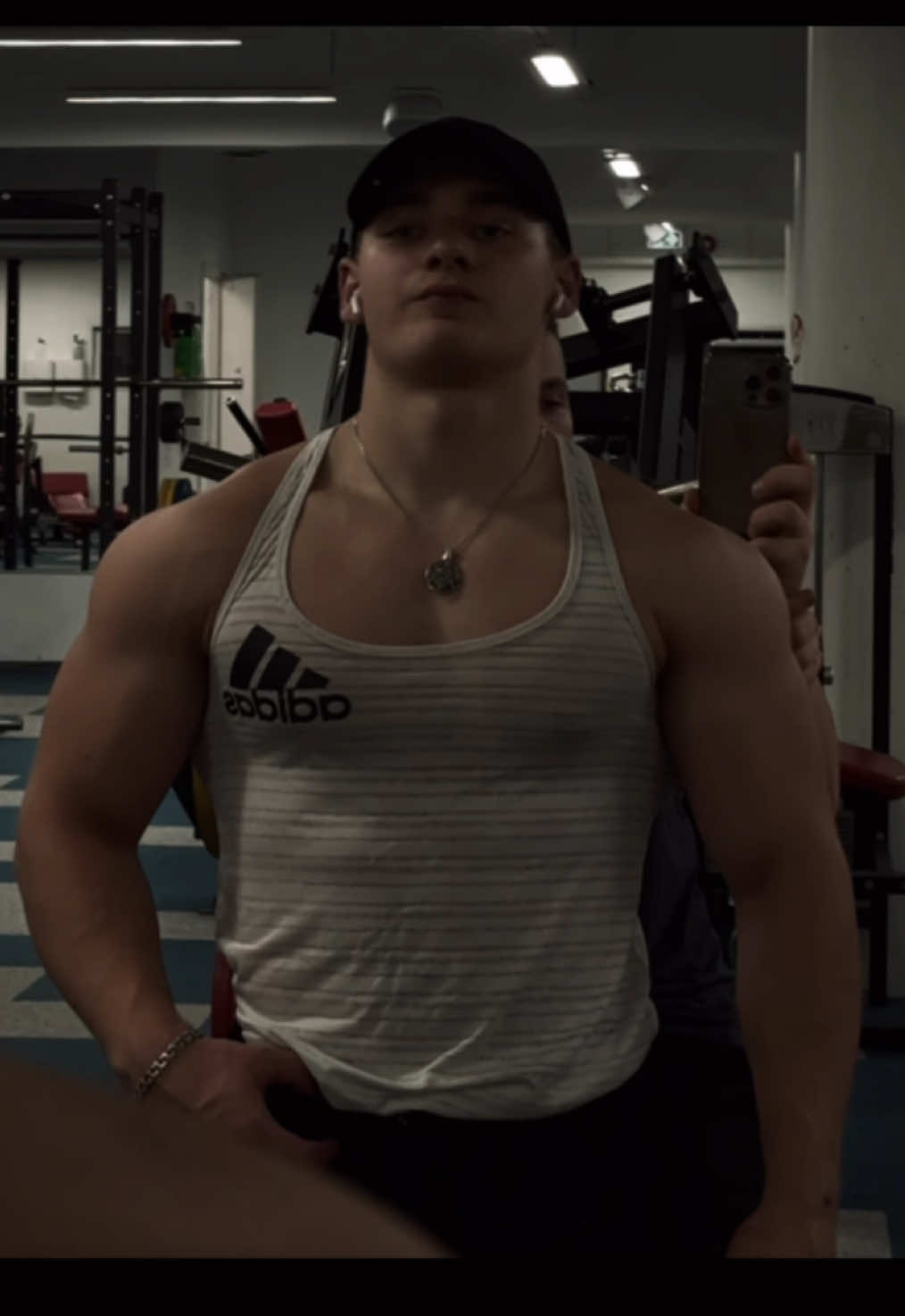 @Strongerenok