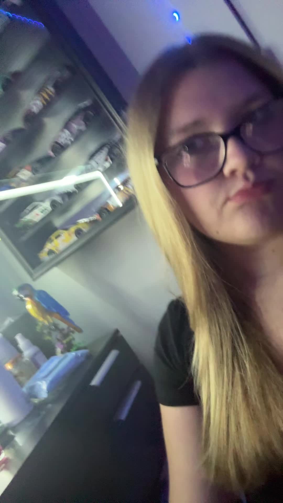 @Isabella