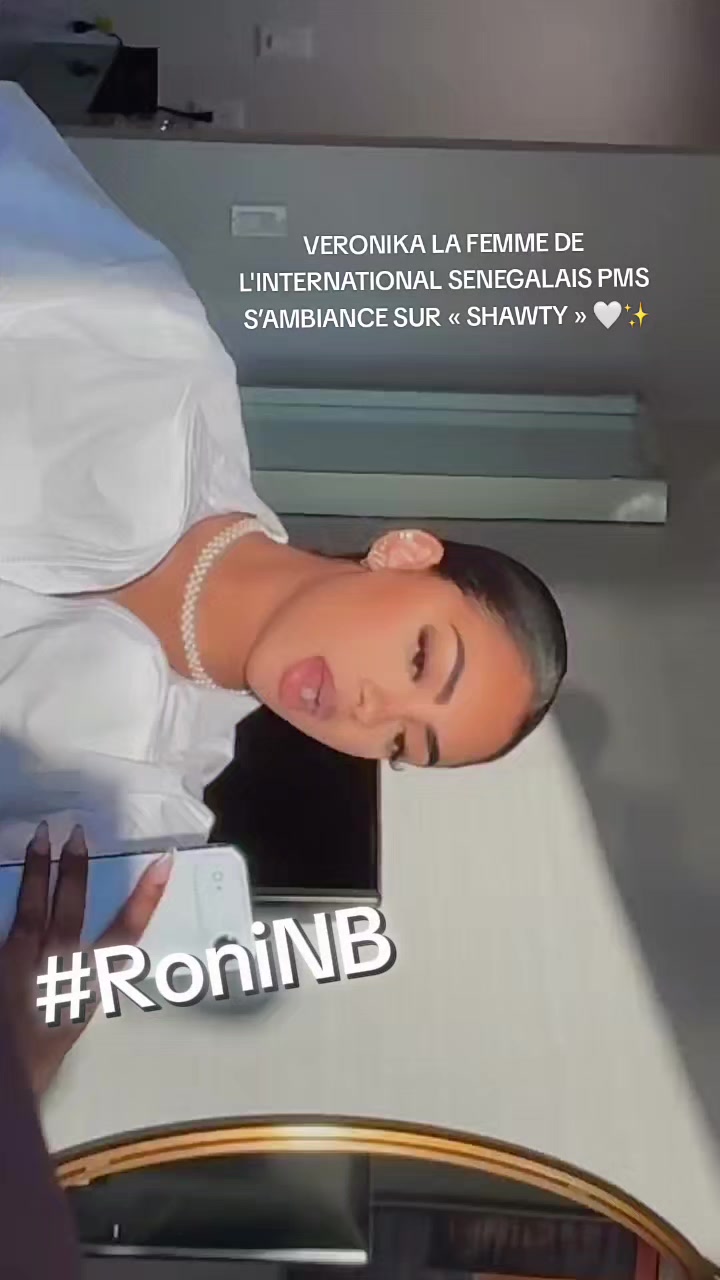 @Love_Ronisia_ᥫ᭡
