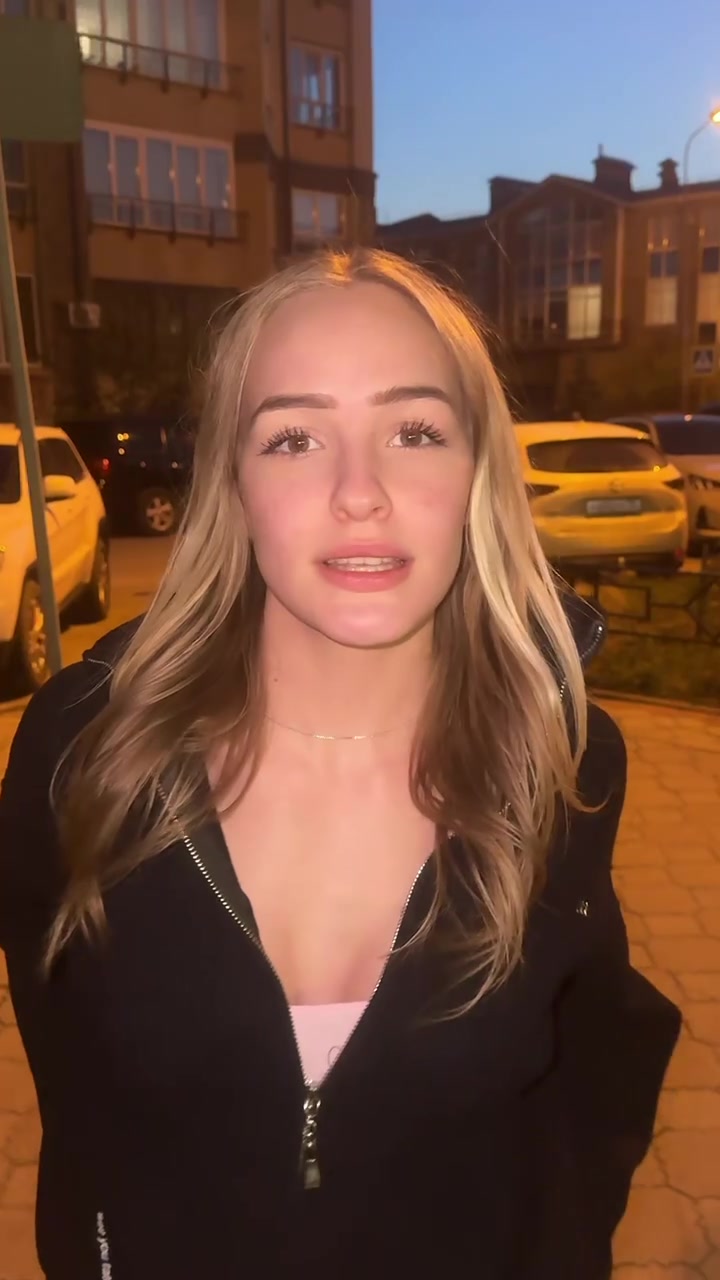 @аришка бро