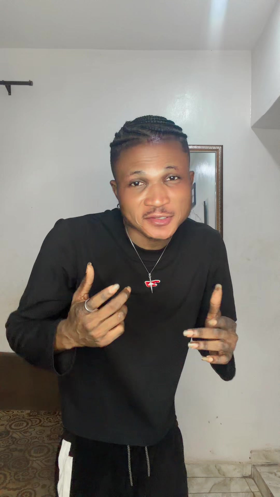 @Mobolaji✌️☮️