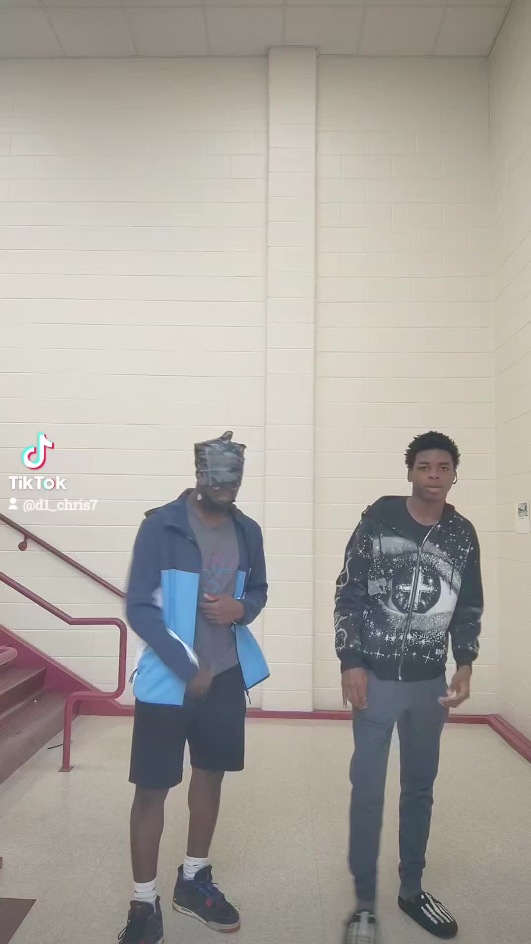 @🄲🄷🅁🄸🅂🄾🄽🅂🅃🅁🄴🄰🄼🄼