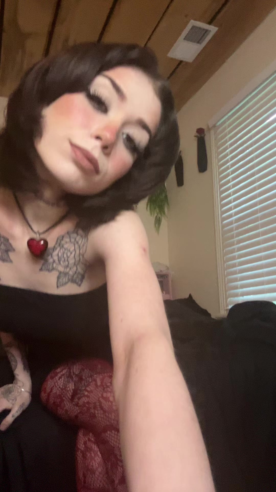 @creepygirrrl